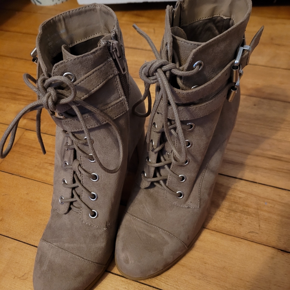 NWOT Madden Girl Suede Heel Boots - Picture 2 of 5